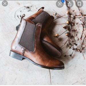 NWP Frye Melissa Chelsea Boots